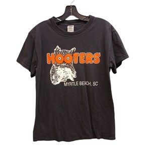 Hooters Vintage Myrtle Beach South Carolina Black Logo Tee Size Small